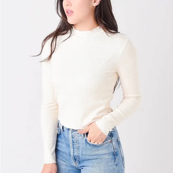 Steve Madden lettuce edge top, long sleeve mock neck - Picture 2 of 7